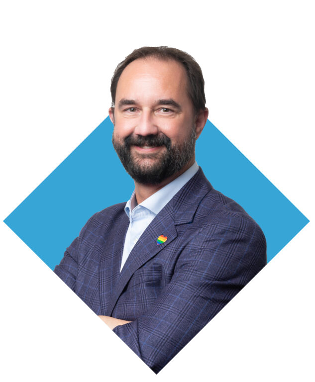 Mark Kluchky Headshot